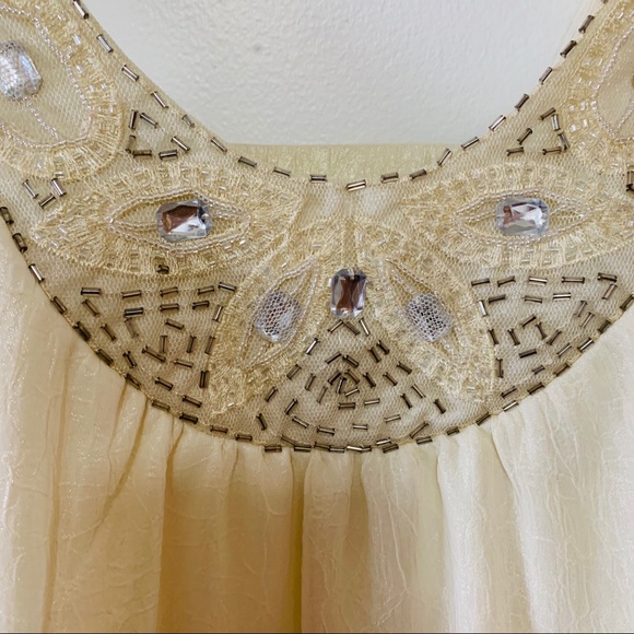 Studio Y Top - Picture 2 of 8